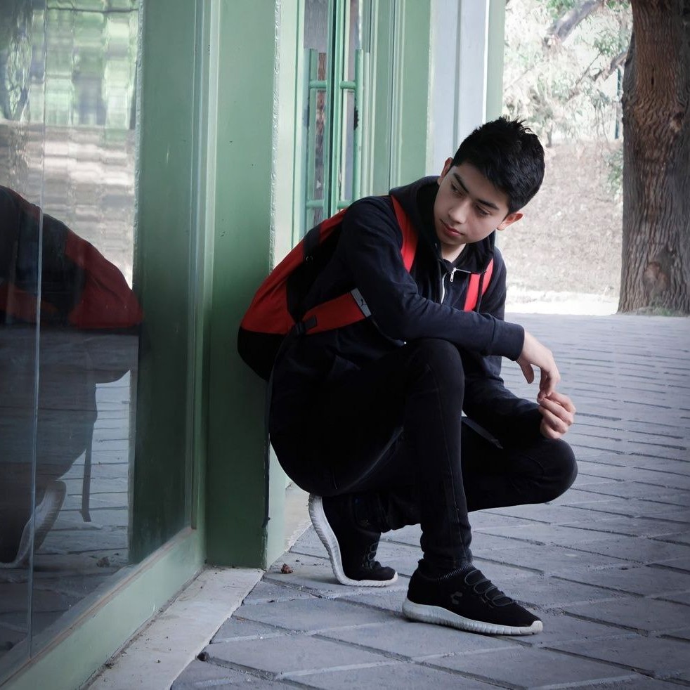 Eduardo Cortés. (2020). Fotografía de Eduardo Benito Cortés Sánchez en el Parque Recreativo y Deportivo de La Juventud, Tlaxcala.